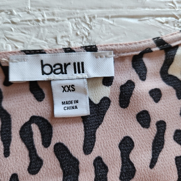 Bar III V-neck animal print top XXS flowy Pink Black White Silky feel Y2K - Picture 4 of 9